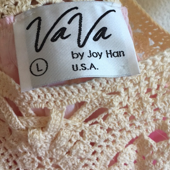 Vava by Joy Han embroidery/crochet top, flowy - Picture 3 of 3